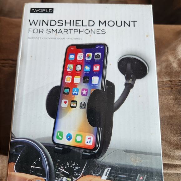iworld Other - Iworld Smartphone Windshield Mount
